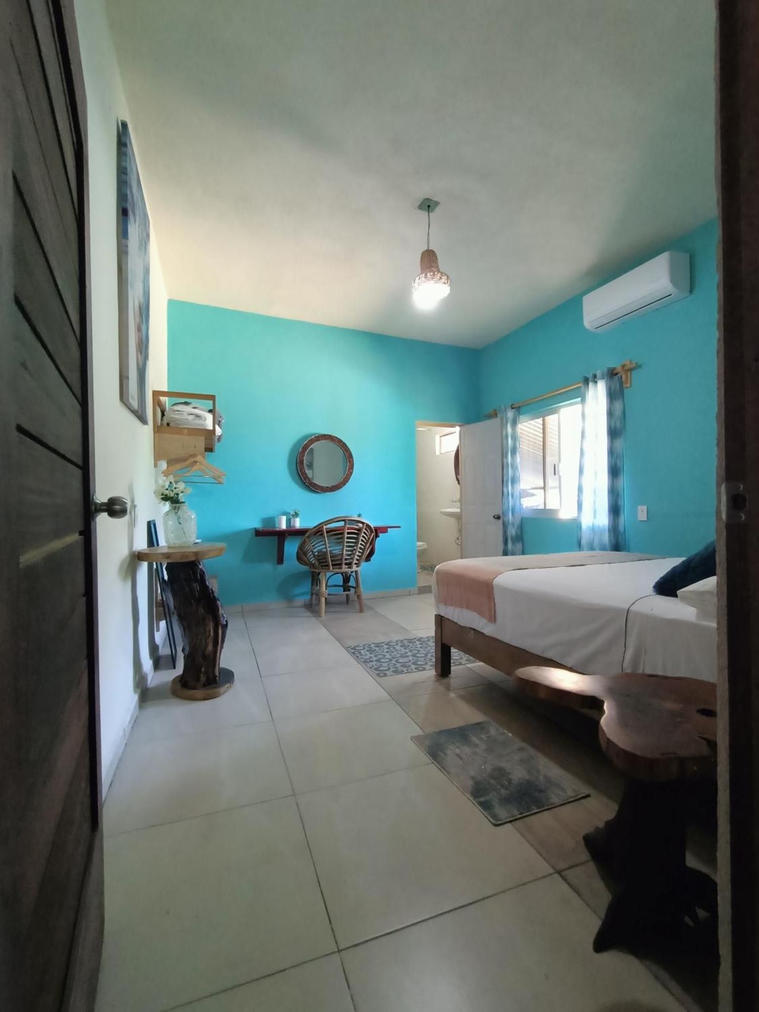 Mar De Fondo Bed and Breakfast Puerto Escondido  Buitenkant foto